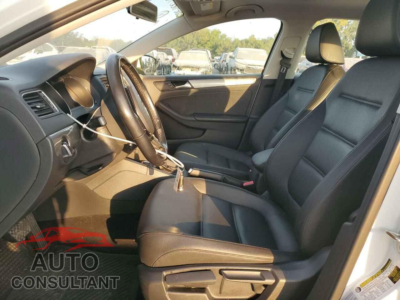 VOLKSWAGEN JETTA 2017 - 3VWDB7AJ8HM330163