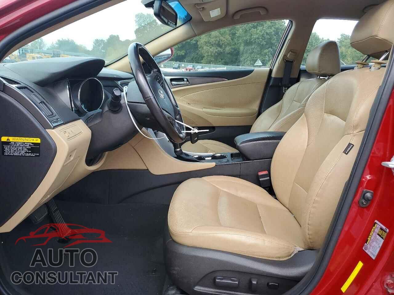HYUNDAI SONATA 2013 - KMHEC4A49DA081677