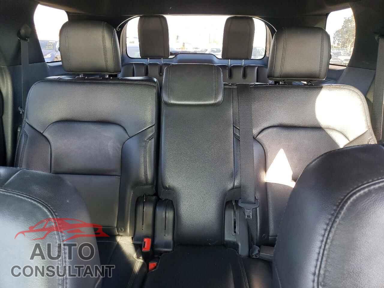 FORD EXPLORER 2018 - 1FM5K7D87JGB32203