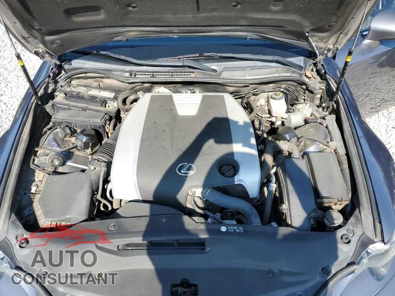 LEXUS IS 2015 - JTHBE1D22F5018120