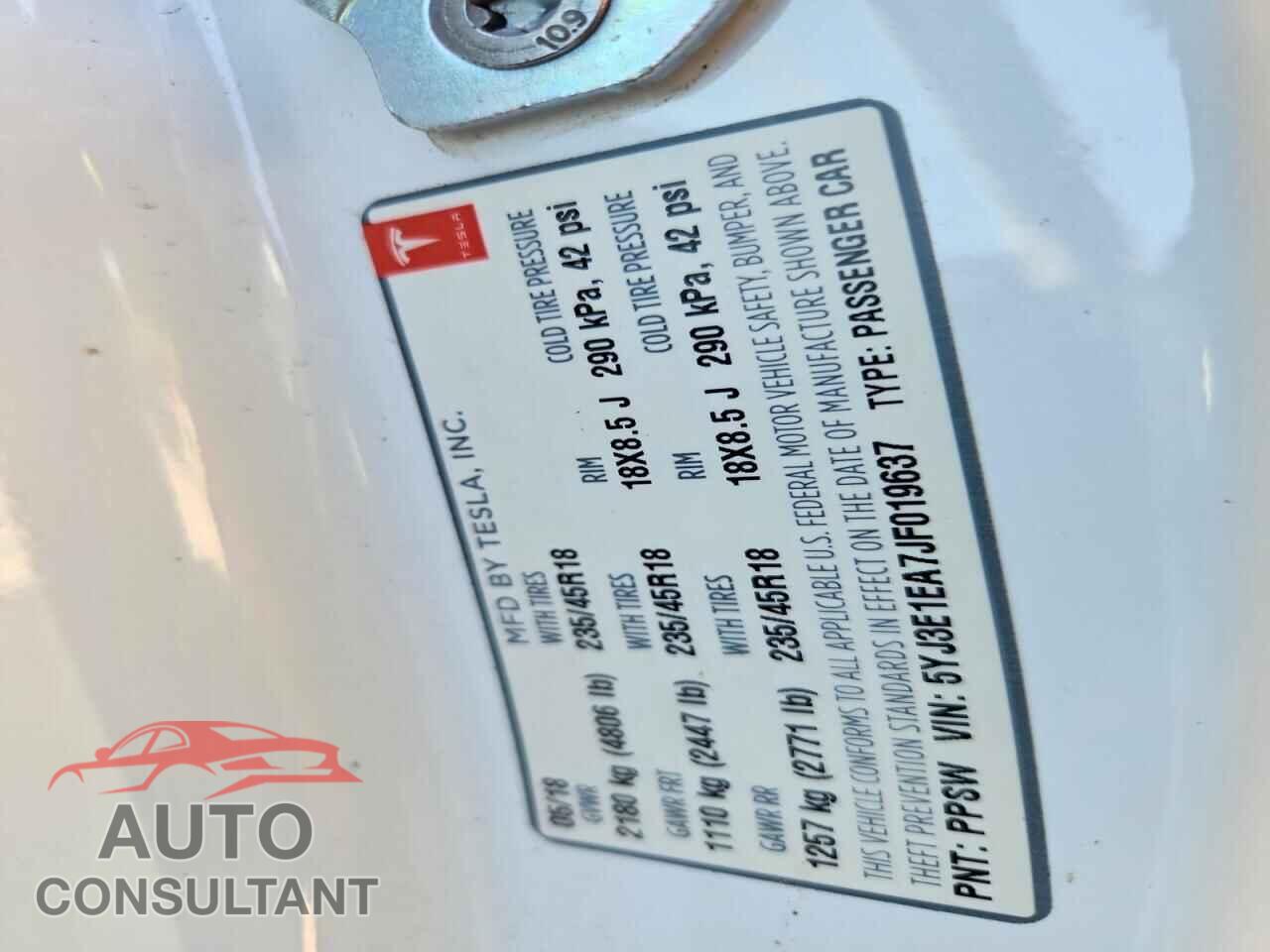 TESLA MODEL 3 2018 - 5YJ3E1EA7JF019637