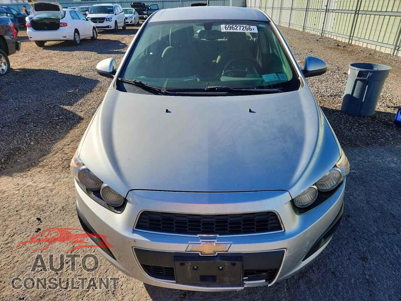 CHEVROLET SONIC 2014 - 1G1JA5SH9E4157777
