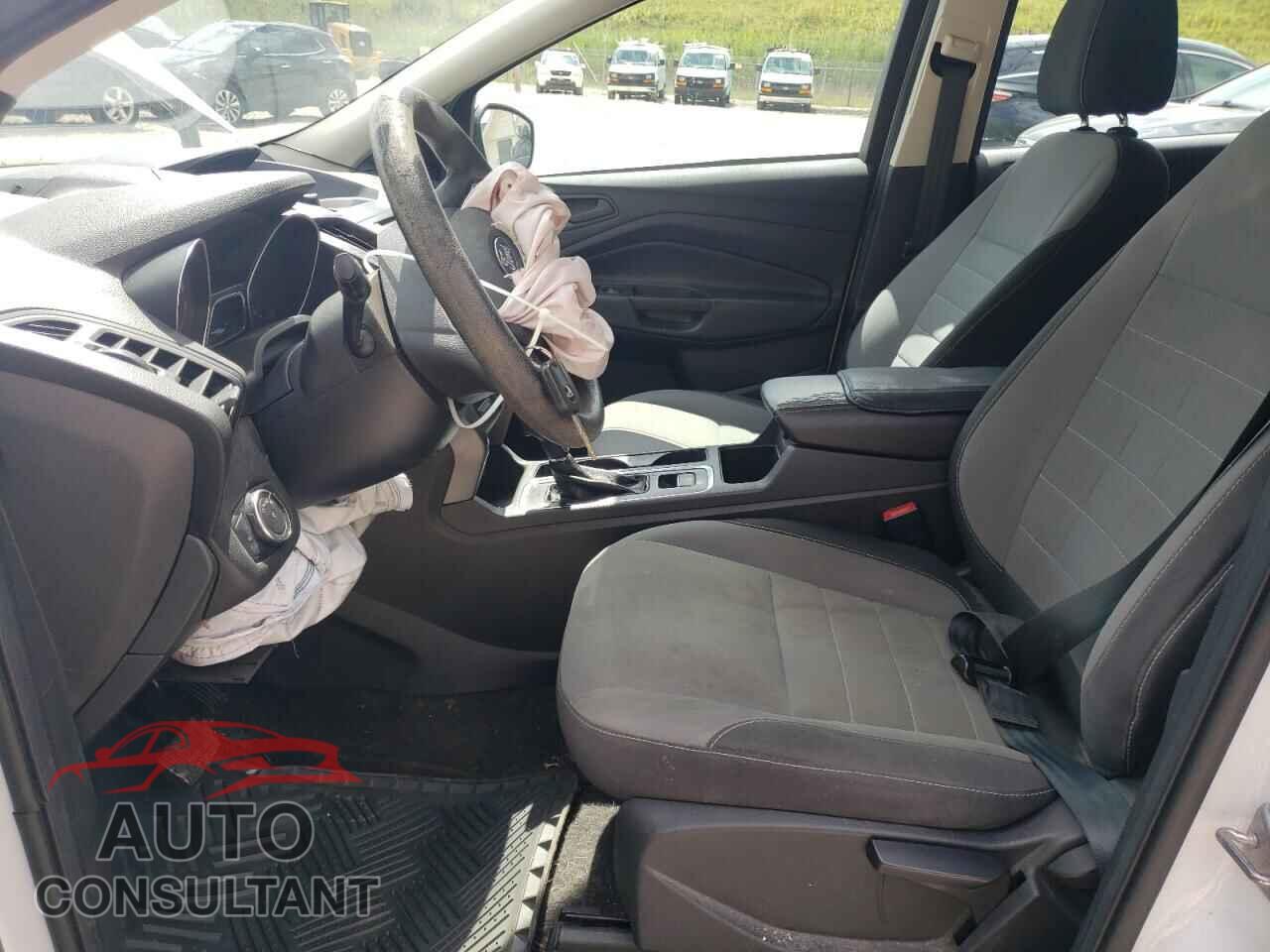 FORD ESCAPE 2017 - 1FMCU0F7XHUD26135