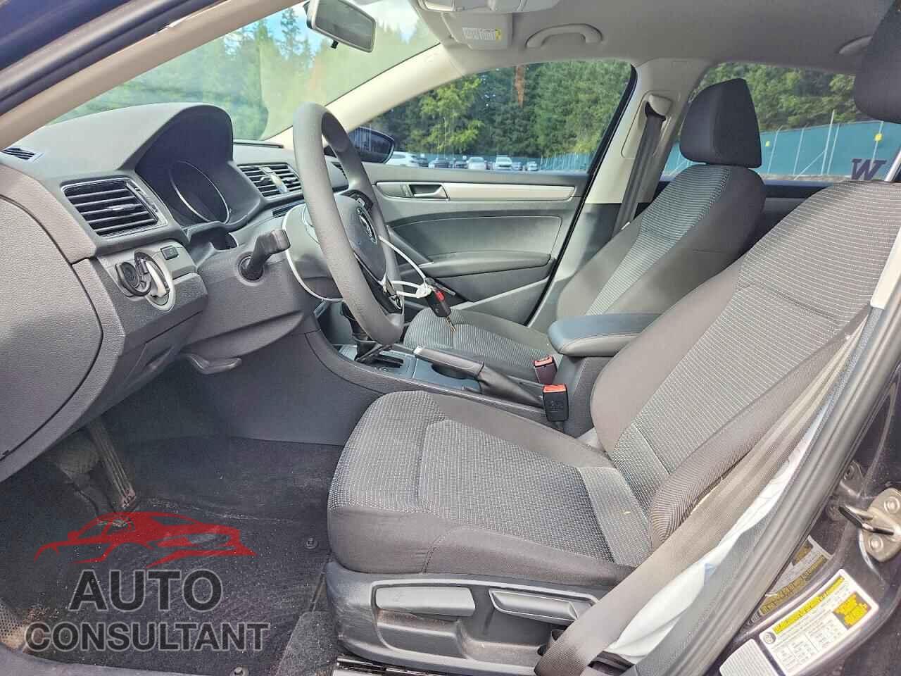 VOLKSWAGEN PASSAT 2017 - 1VWAT7A3XHC008448