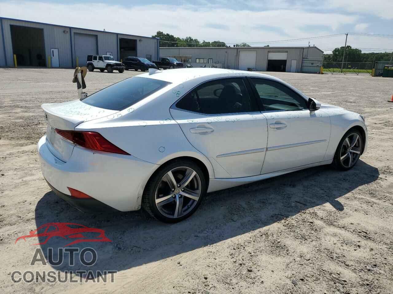 LEXUS IS 2018 - JTHC81D29J5030611