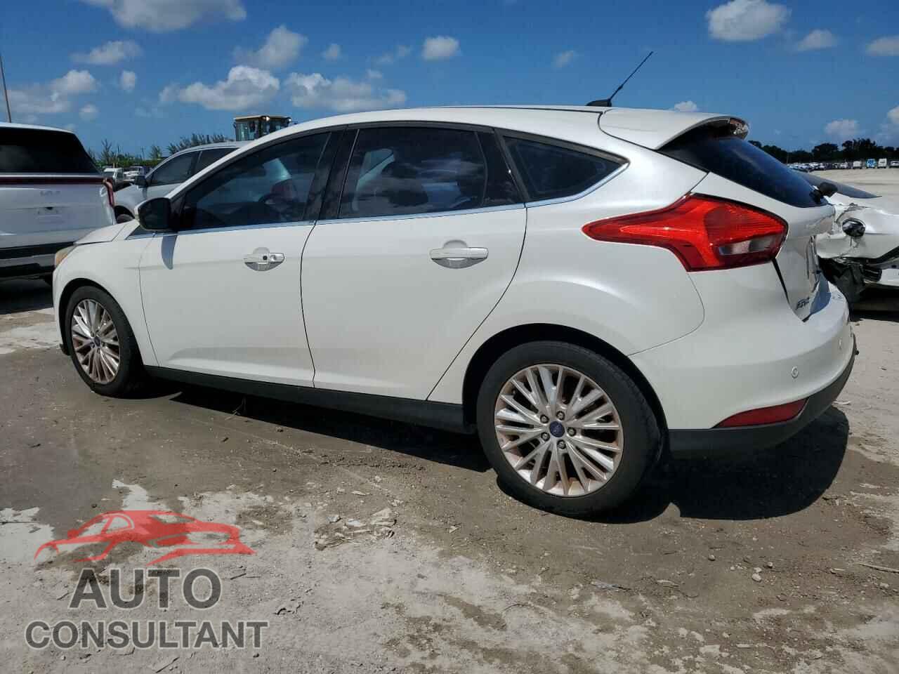 FORD FOCUS 2015 - 1FADP3N22FL360604