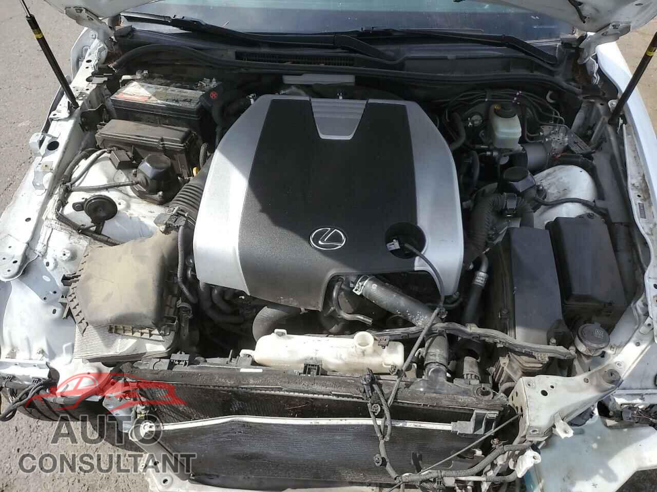LEXUS IS 2014 - JTHBE1D23E5008680