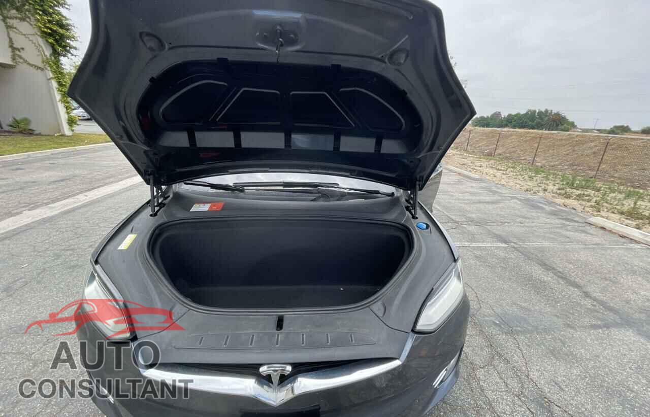 TESLA MODEL X 2016 - 5YJXCAE2XGF019835