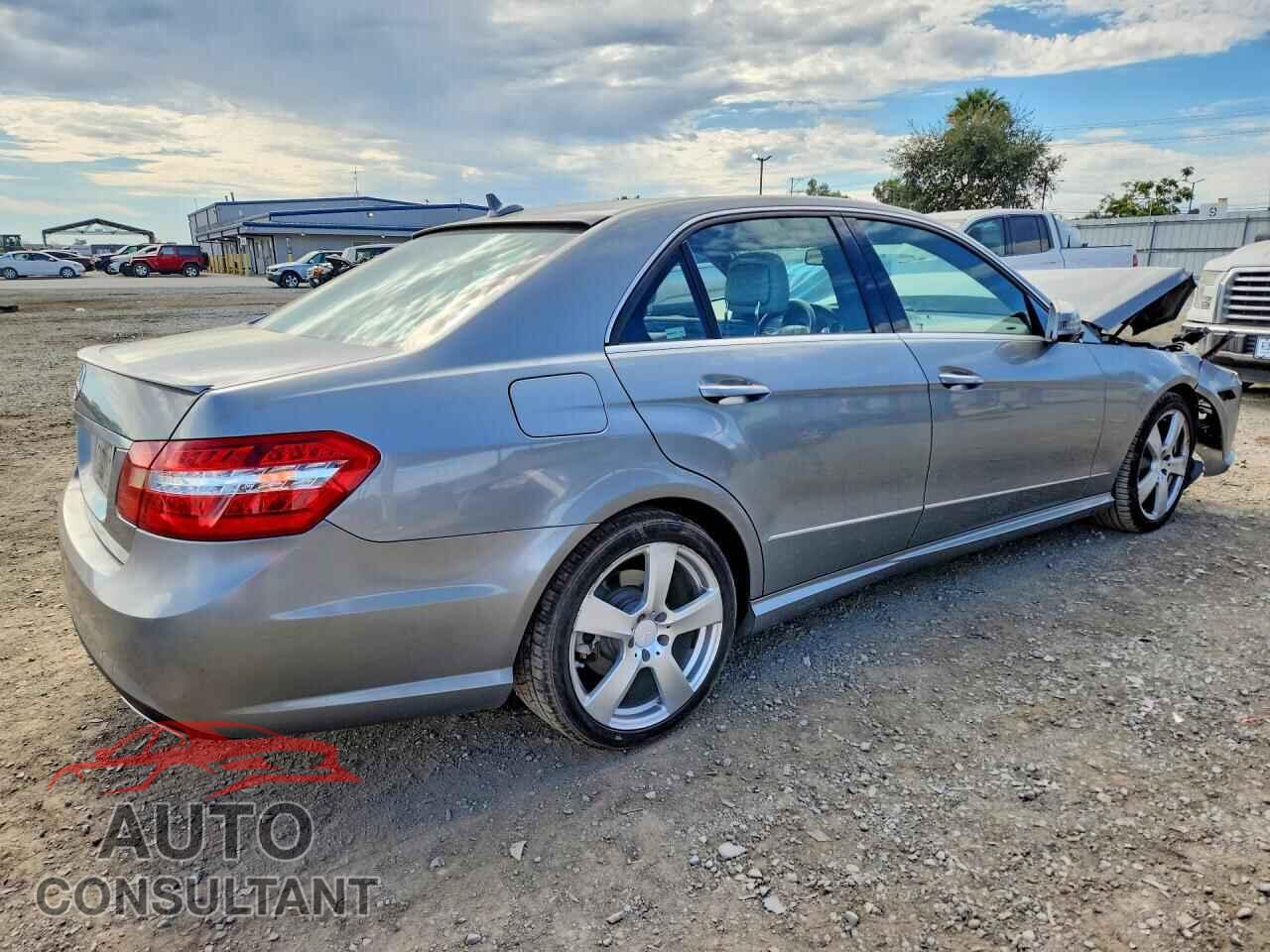 MERCEDES-BENZ E-CLASS 2011 - WDDHF5GB5BA328006