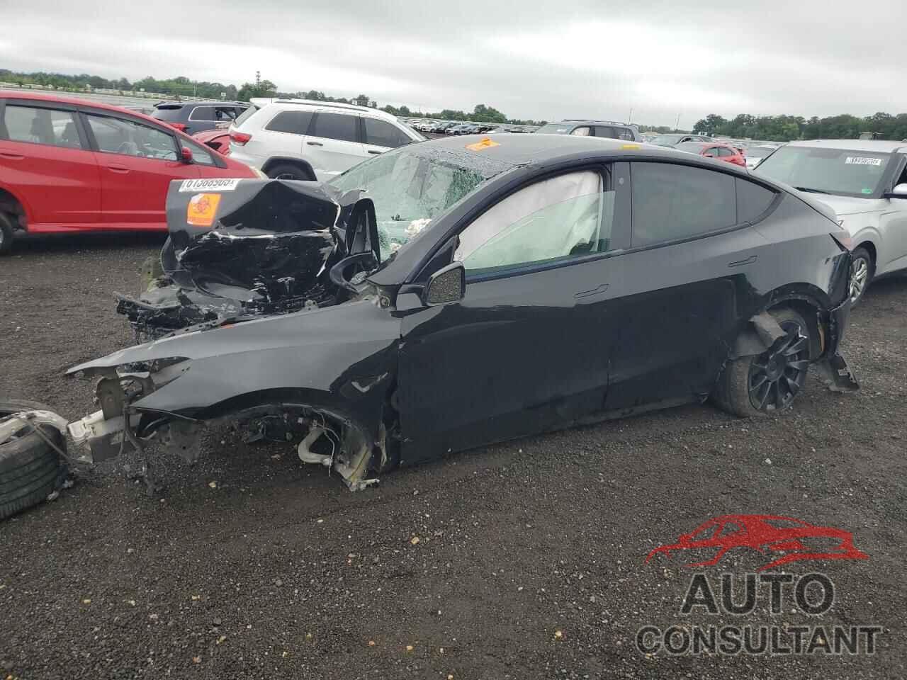 TESLA MODEL Y 2021 - 5YJYGDED8MF126227