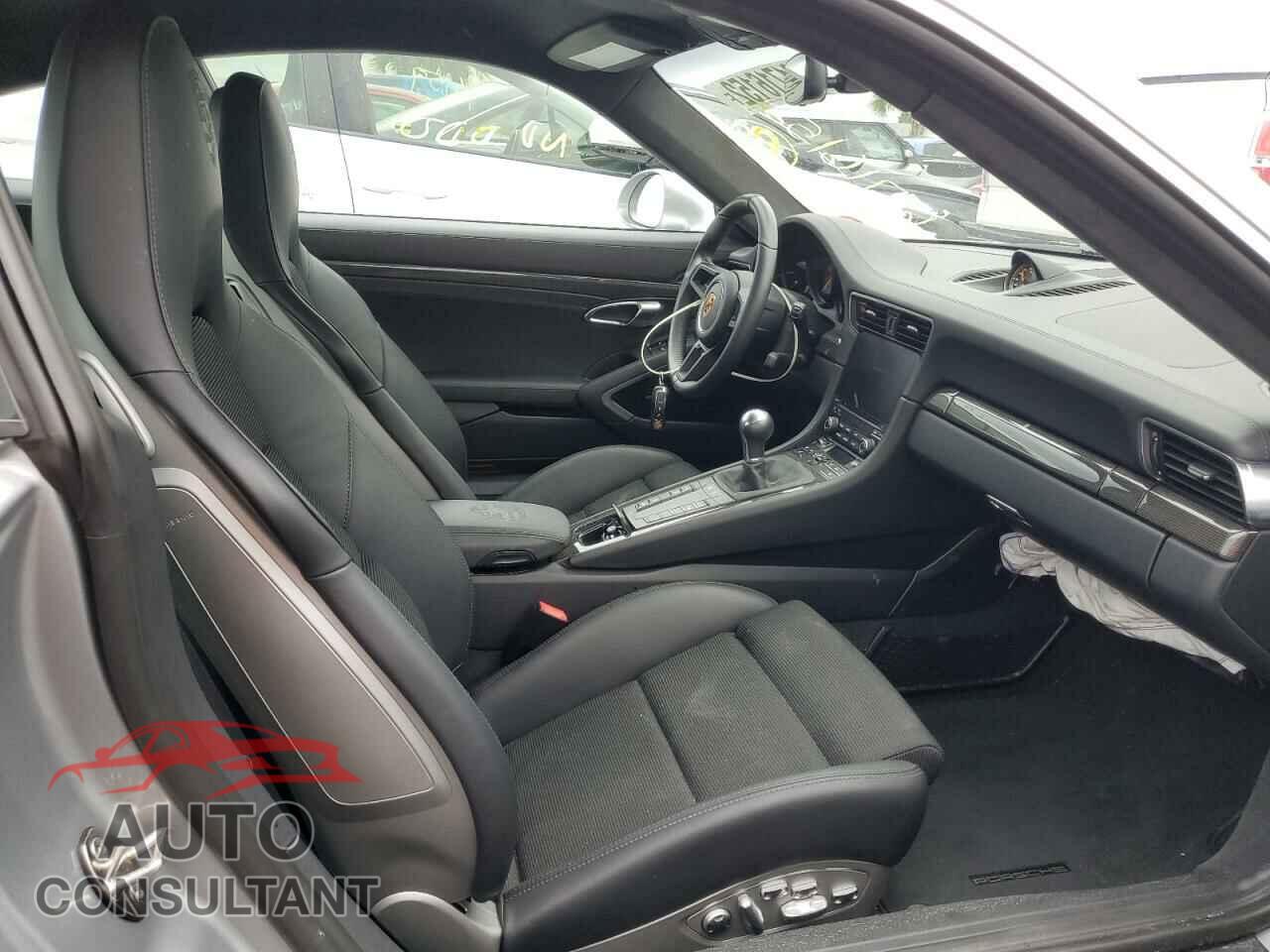 PORSCHE 911 2019 - WP0AC2A91KS149108