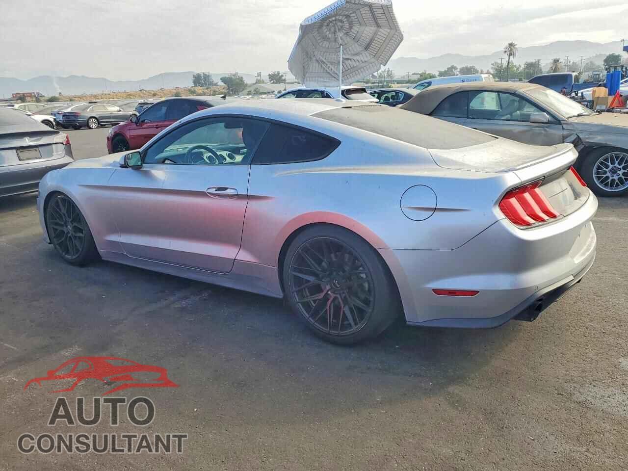 FORD MUSTANG 2018 - 1FA6P8TH9J5156621