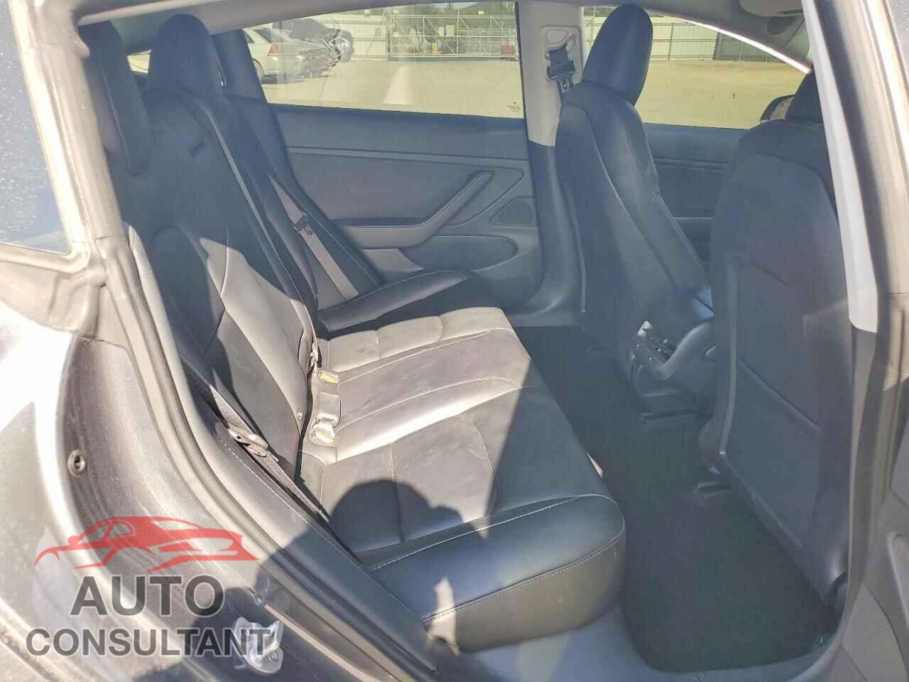 TESLA MODEL 3 2018 - 5YJ3E1EA1JF059521