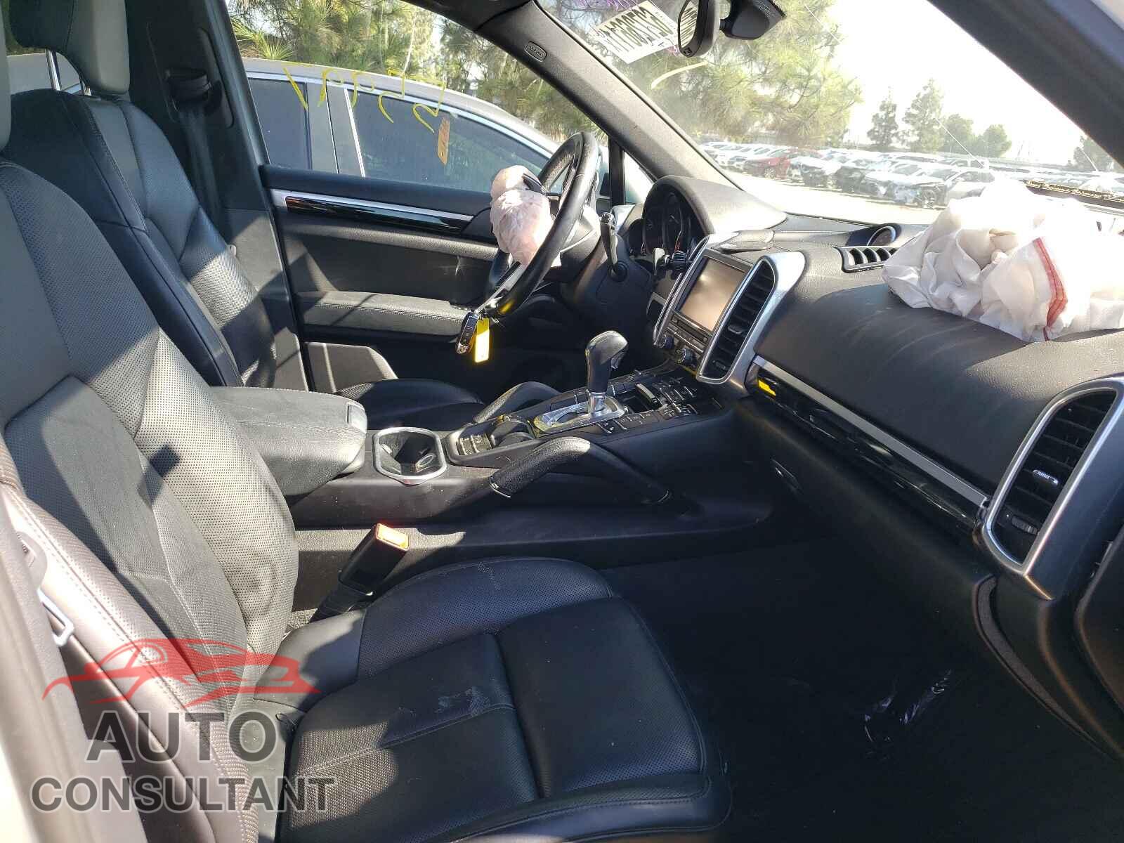 PORSCHE CAYENNE 2016 - WP1AA2A24GKA14073