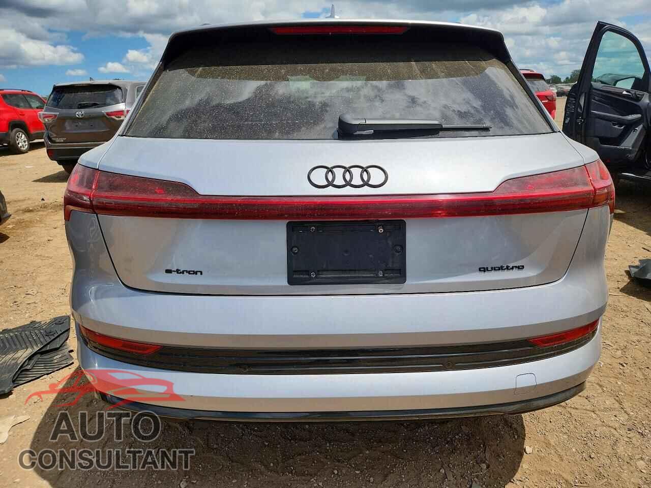 AUDI E-TRON 2022 - WA1AAAGE8NB047453