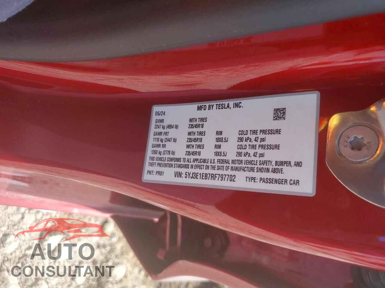 TESLA MODEL 3 2024 - 5YJ3E1EB7RF797702