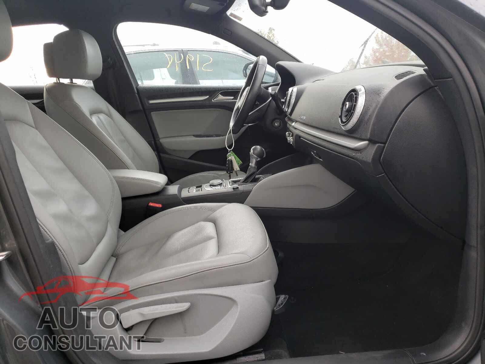 AUDI A3 2017 - WAUB8GFF2H1052951