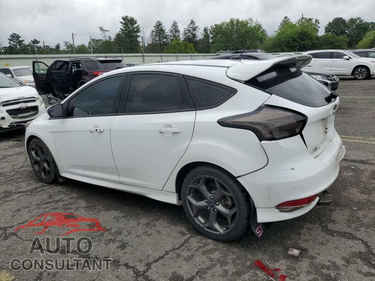 FORD FOCUS 2017 - 1FADP3L95HL234210