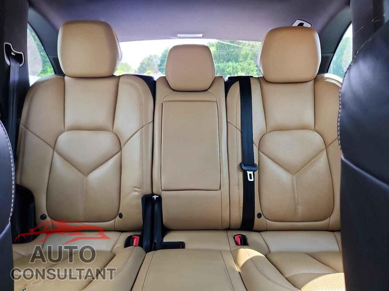 PORSCHE CAYENNE 2015 - WP1AF2A25FLA31488