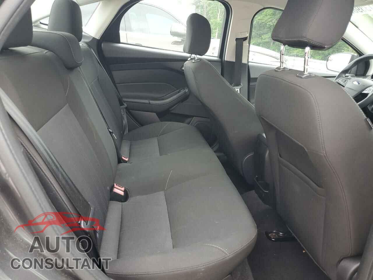FORD FOCUS 2015 - 1FADP3F21FL200454