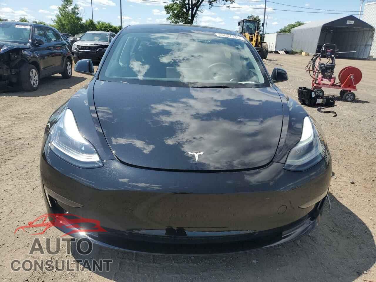 TESLA MODEL 3 2023 - LRW3E1FA5PC872555