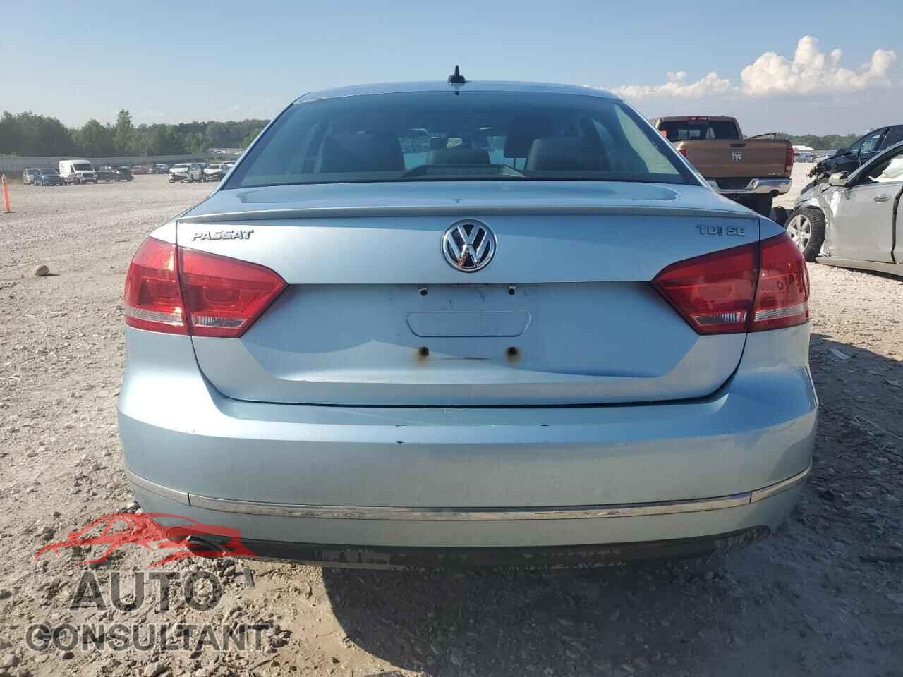VOLKSWAGEN PASSAT 2013 - 1VWBN7A36DC018094