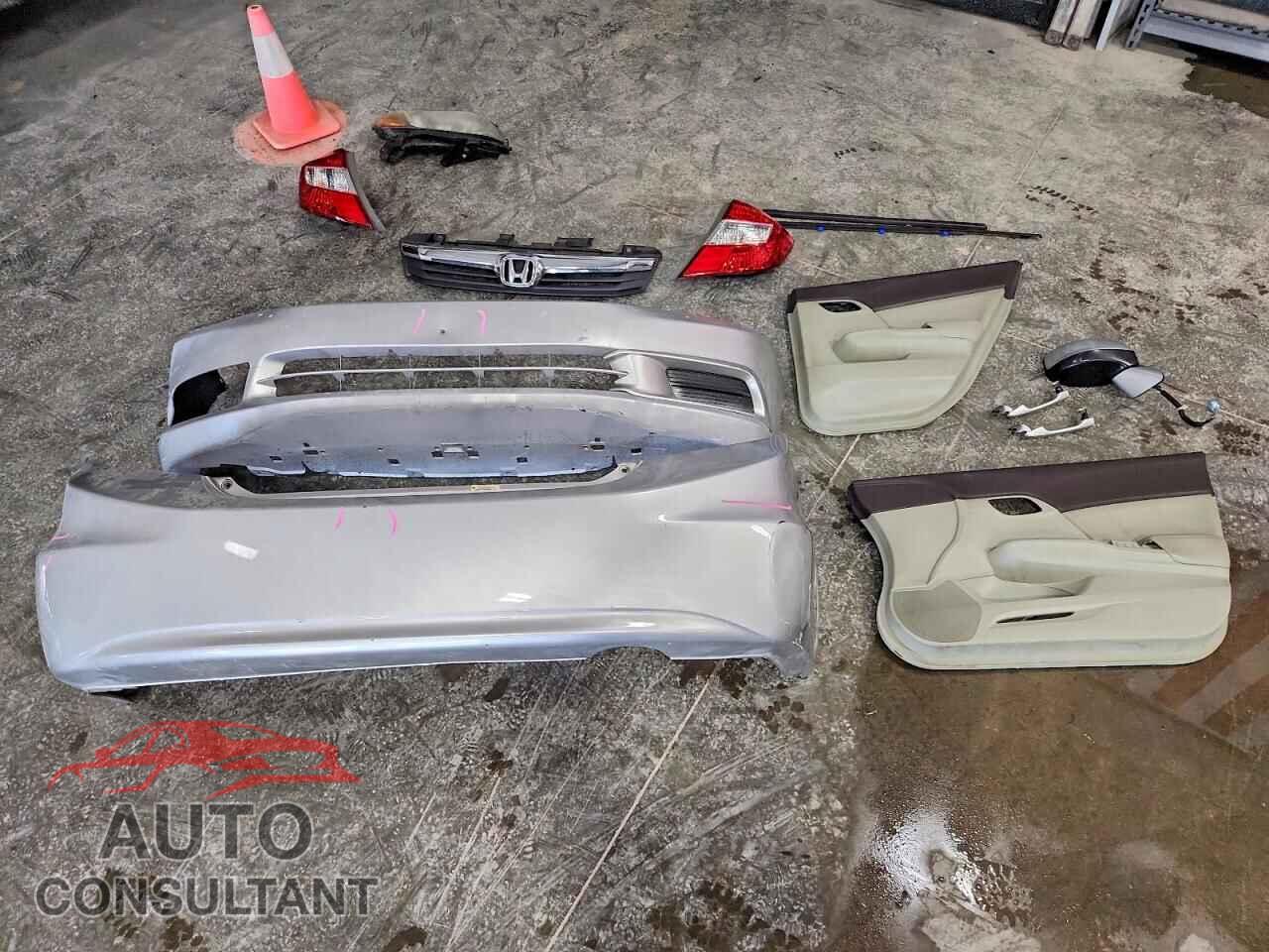 HONDA CIVIC 2012 - 19XFB2F90CE086704