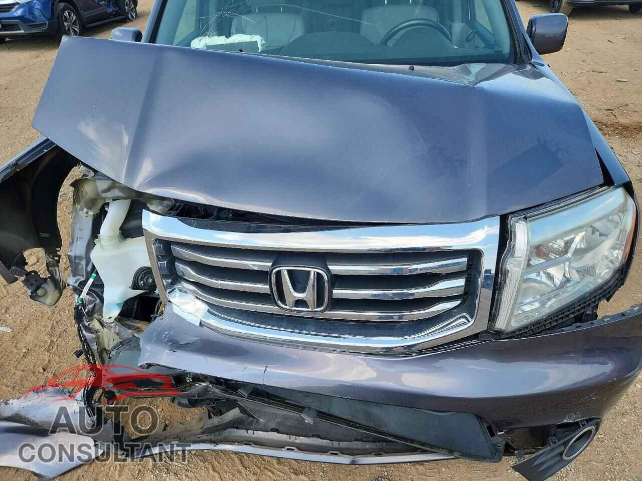 HONDA PILOT 2015 - 5FNYF4H52FB007745