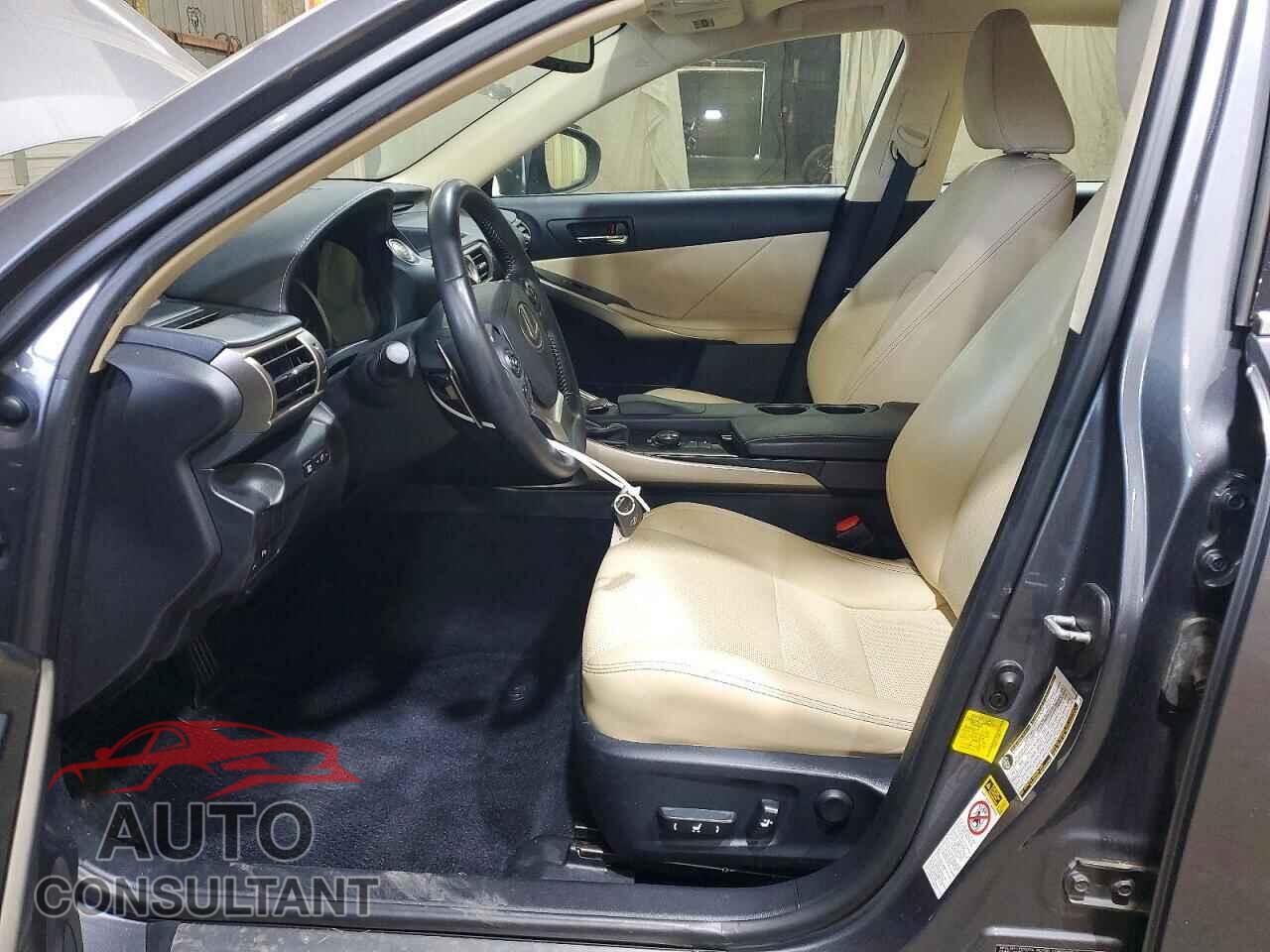 LEXUS IS 2014 - JTHBE1D27E5000761