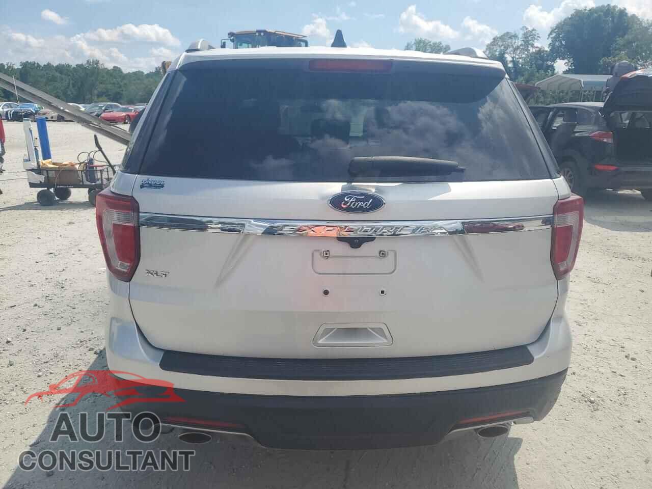 FORD EXPLORER 2018 - 1FM5K7D80JGA95379