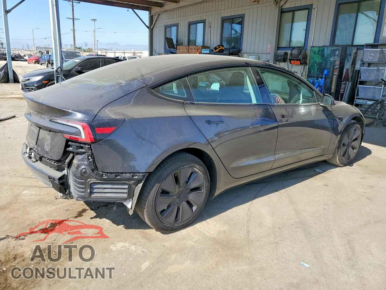 TESLA MODEL 3 2025 - 5YJ3E1EA3SF906900