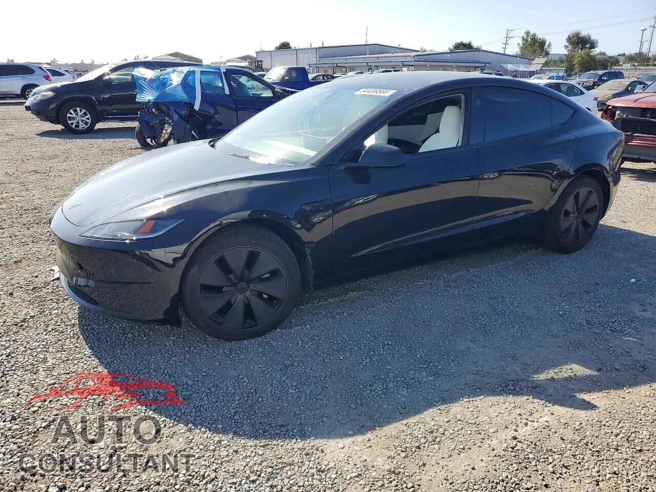 TESLA MODEL 3 2024 - 5YJ3E1EA0RF815528
