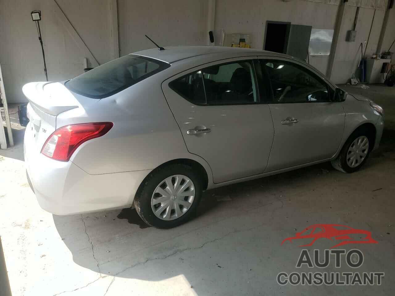 NISSAN VERSA 2018 - 3N1CN7AP7JL801857