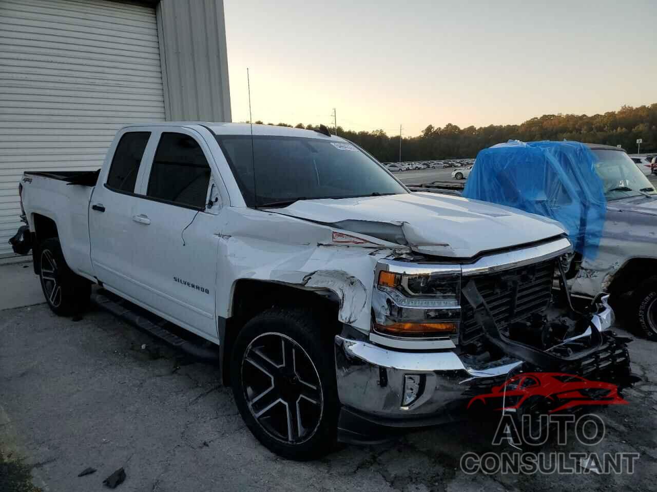 CHEVROLET SILVERADO 2018 - 2GCVKREC7J1108645