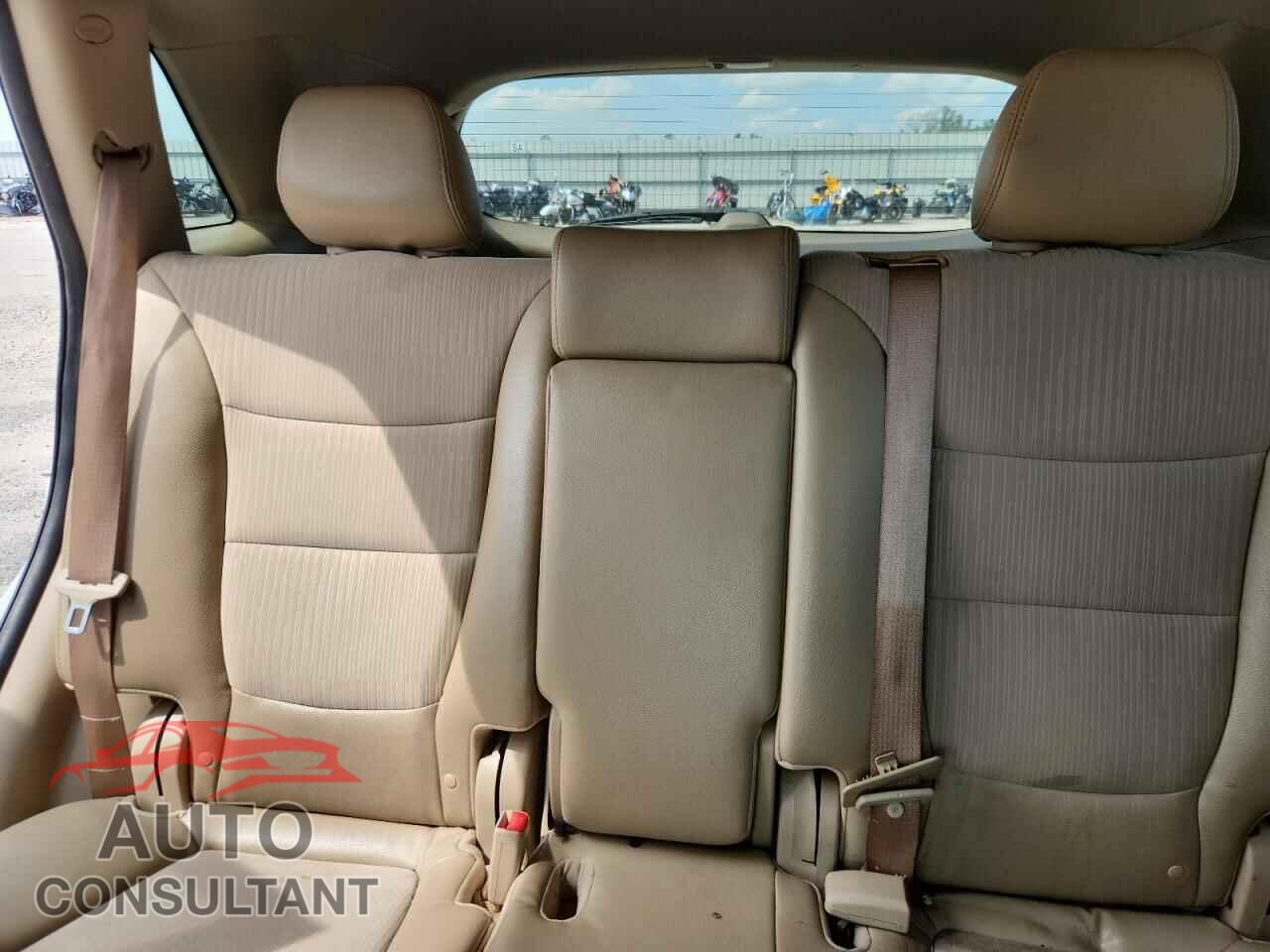 KIA SORENTO 2012 - 5XYKU3A66CG302232