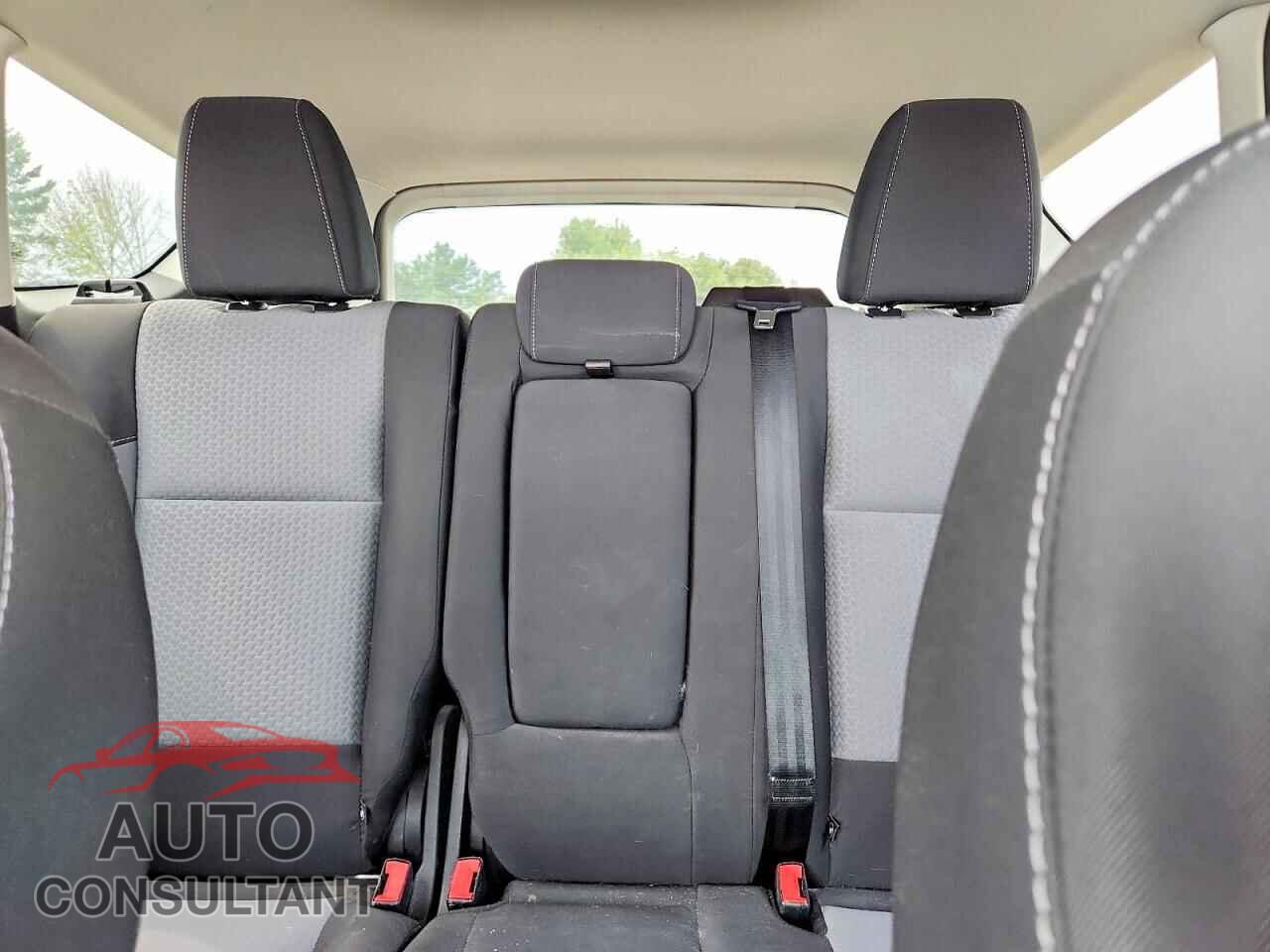 FORD ESCAPE 2017 - 1FMCU0GD9HUC15435