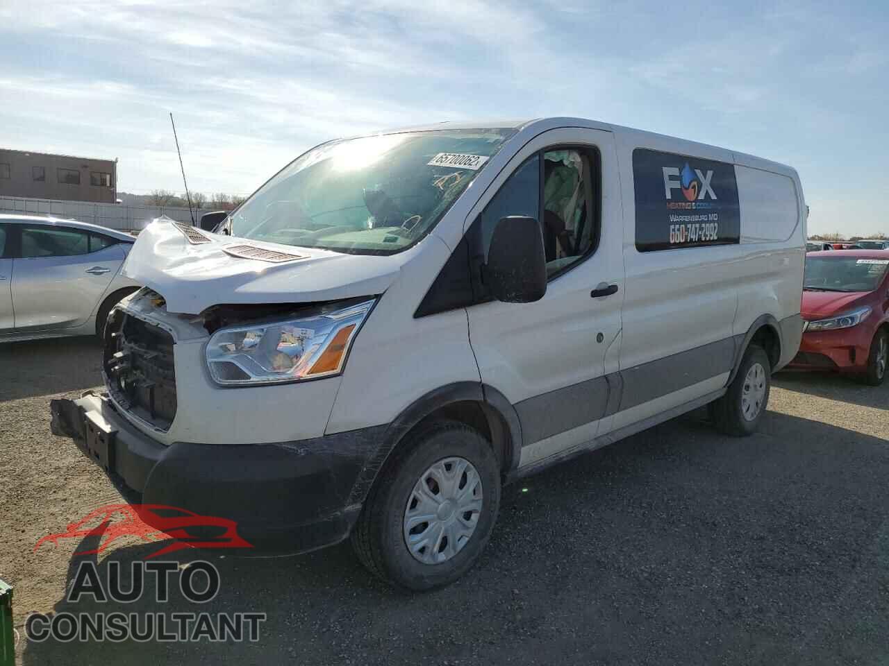 FORD TRANSIT 2019 - 1FTYR1YM2KKB01182