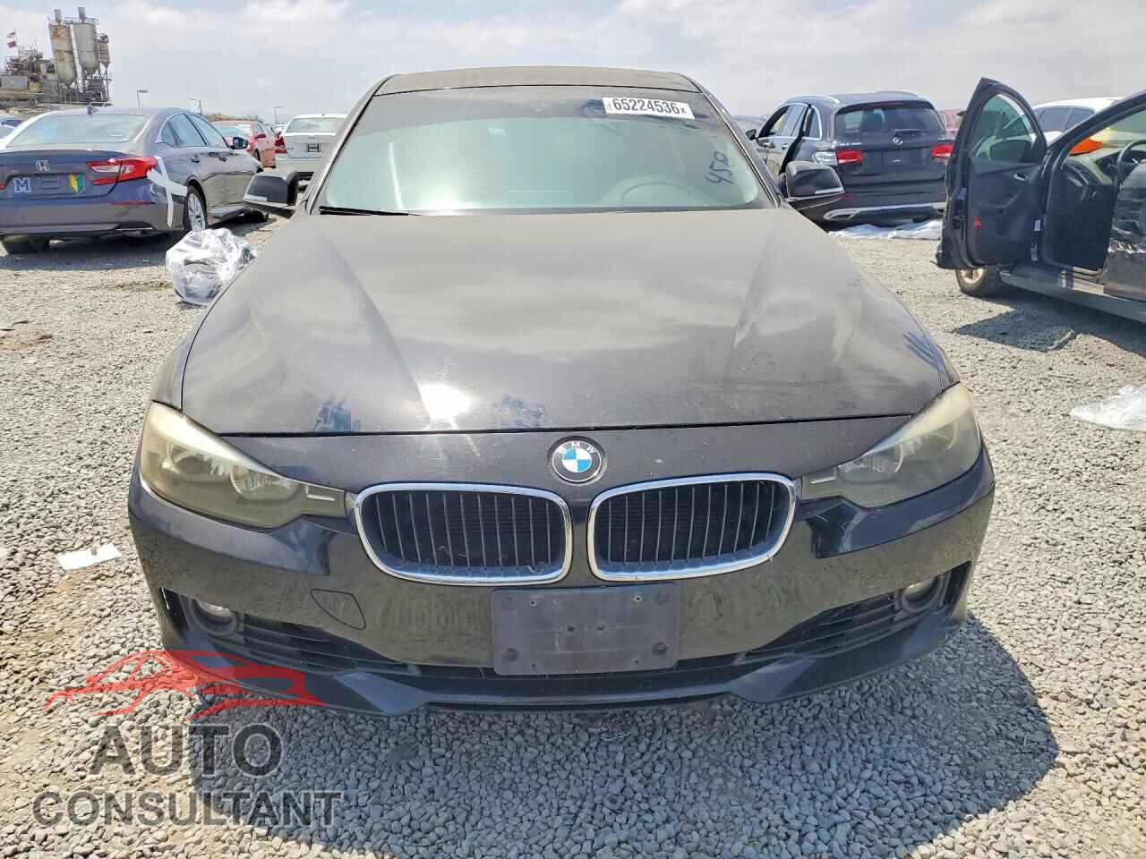 BMW 3 SERIES 2013 - WBA3C1C55DF443276