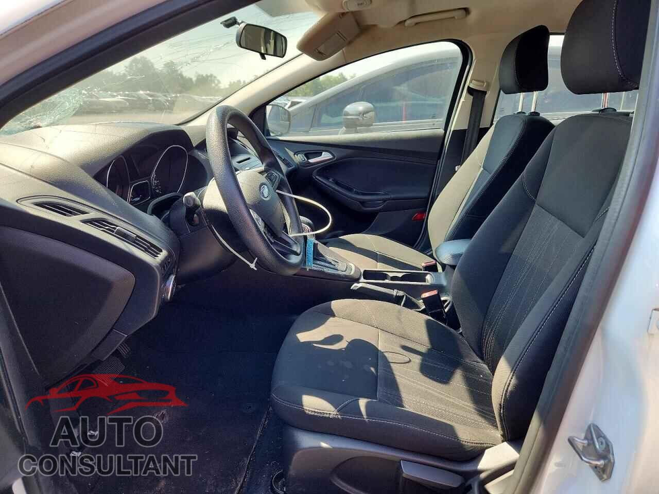 FORD FOCUS 2017 - 1FADP3K27HL208745