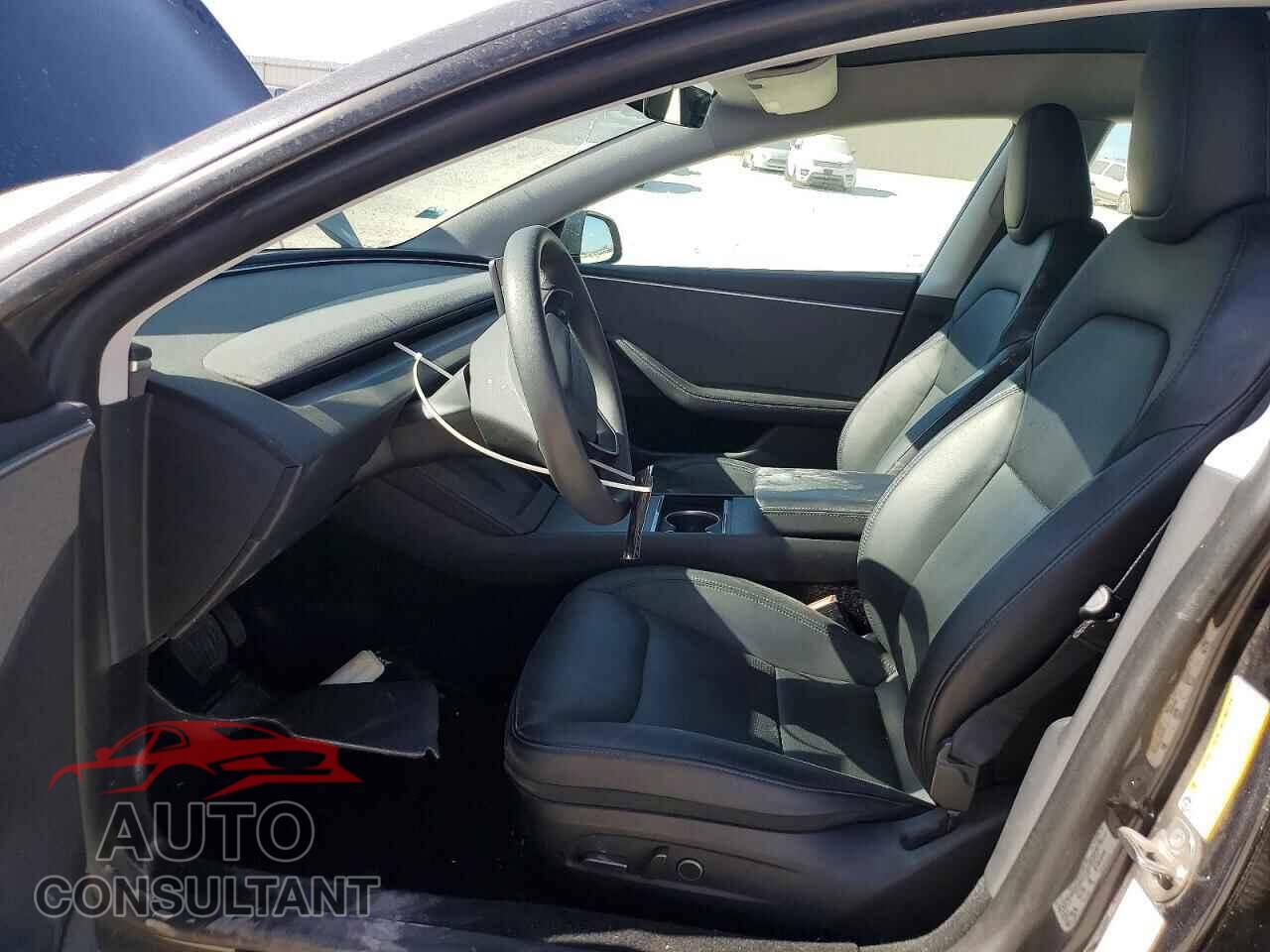 TESLA MODEL 3 2024 - 5YJ3E1EA5RF759277