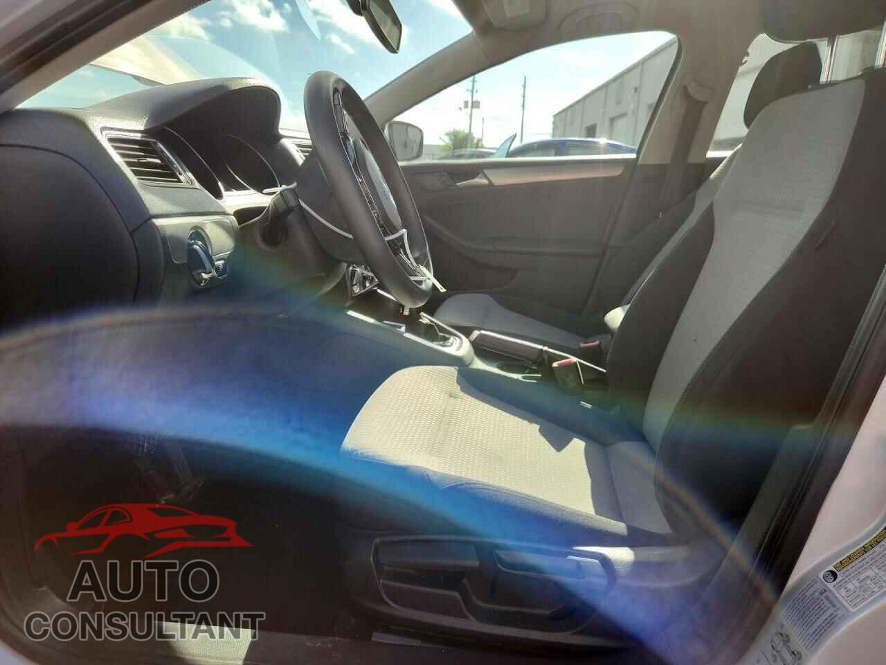 VOLKSWAGEN JETTA 2017 - 3VW2B7AJ6HM293590