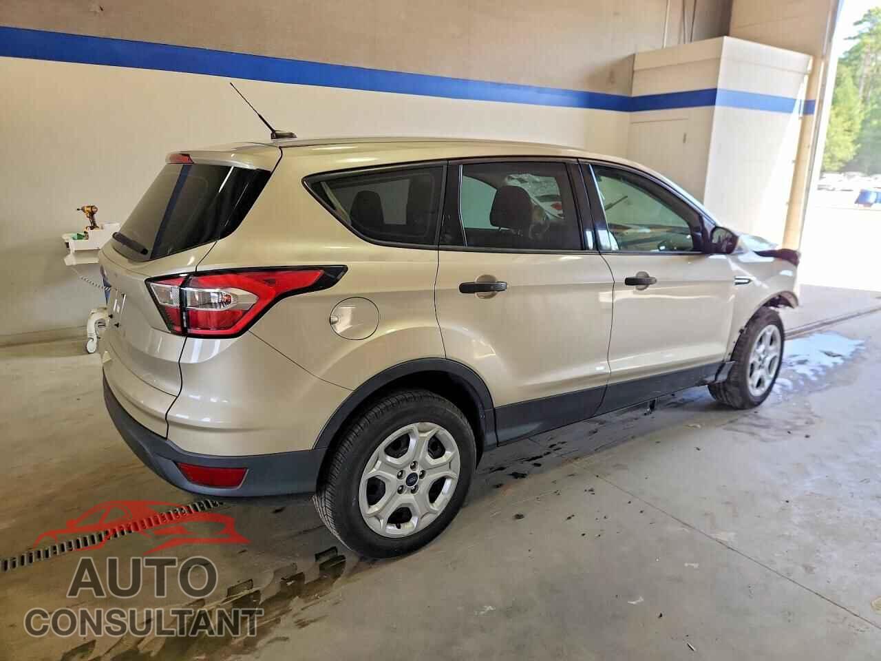 FORD ESCAPE 2017 - 1FMCU0F70HUC83330