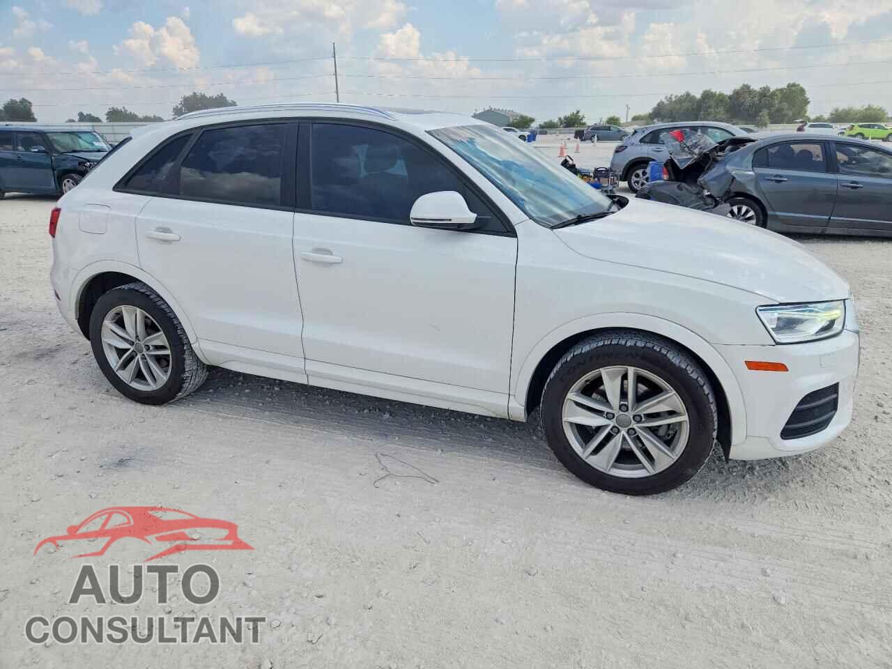 AUDI Q3 2017 - WA1BCCFS2HR008919
