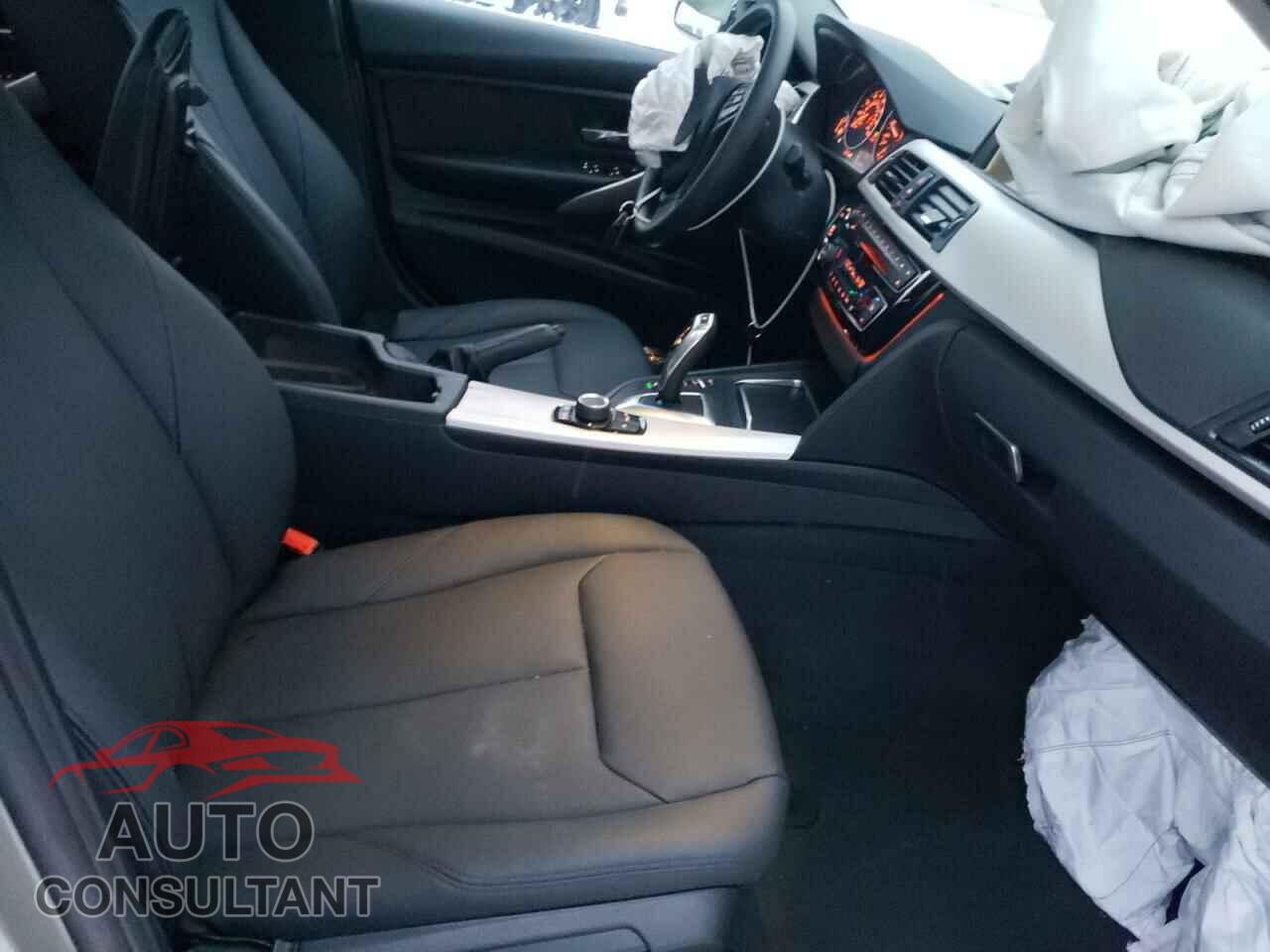 BMW 3 SERIES 2017 - WBA8A3C37HK692875