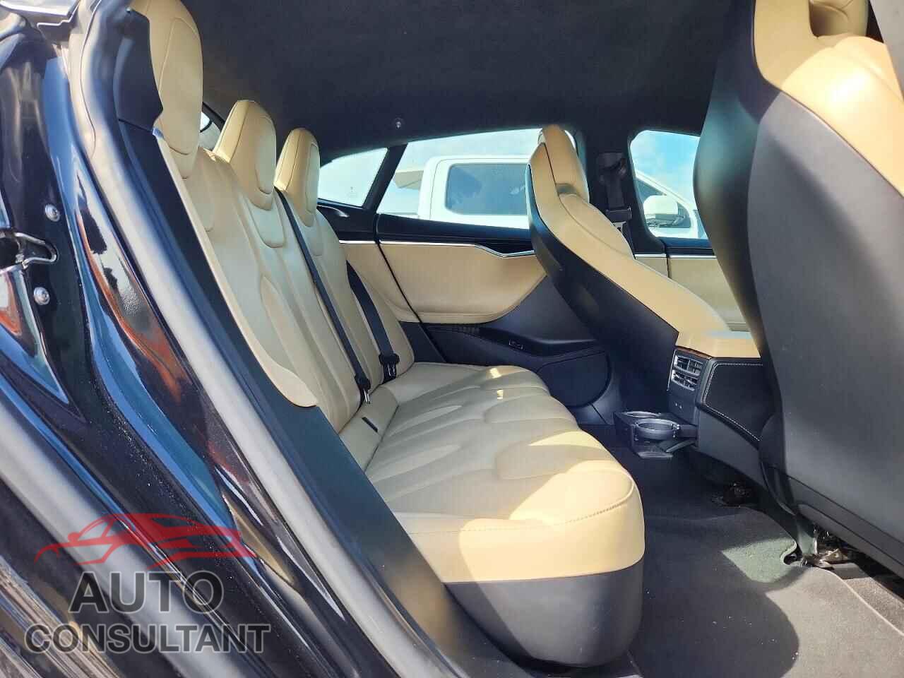 TESLA MODEL S 2017 - 5YJSA1E25HF186122