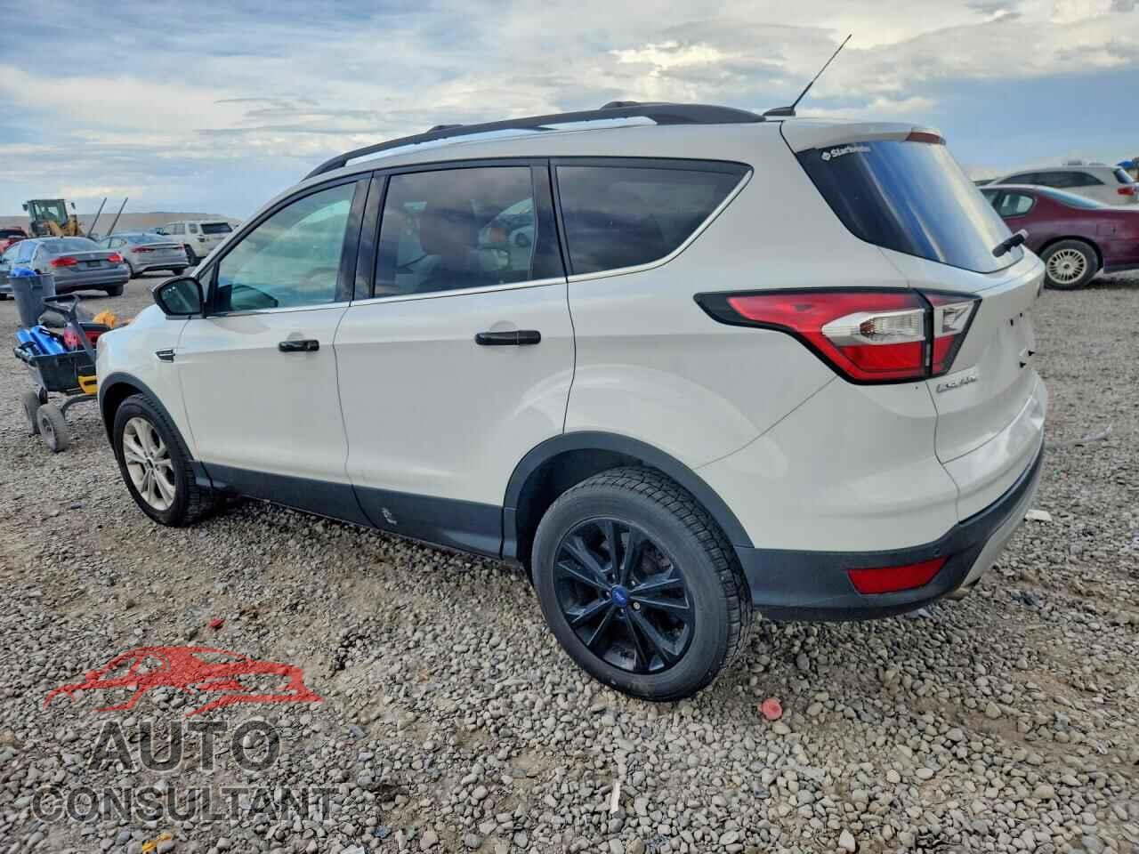 FORD ESCAPE 2017 - 1FMCU0GDXHUC82528