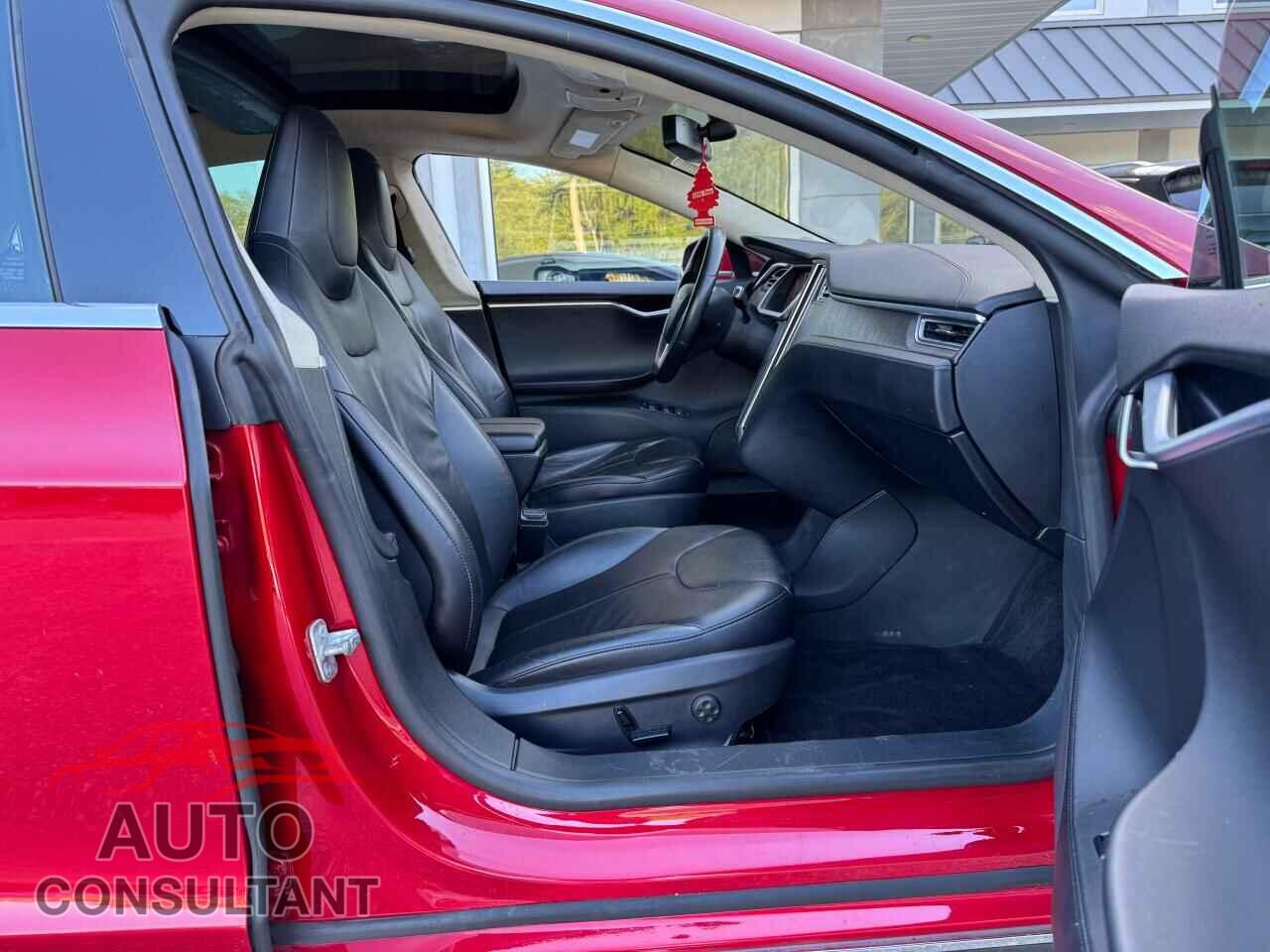 TESLA MODEL S 2013 - 5YJSA1CG5DFP18929