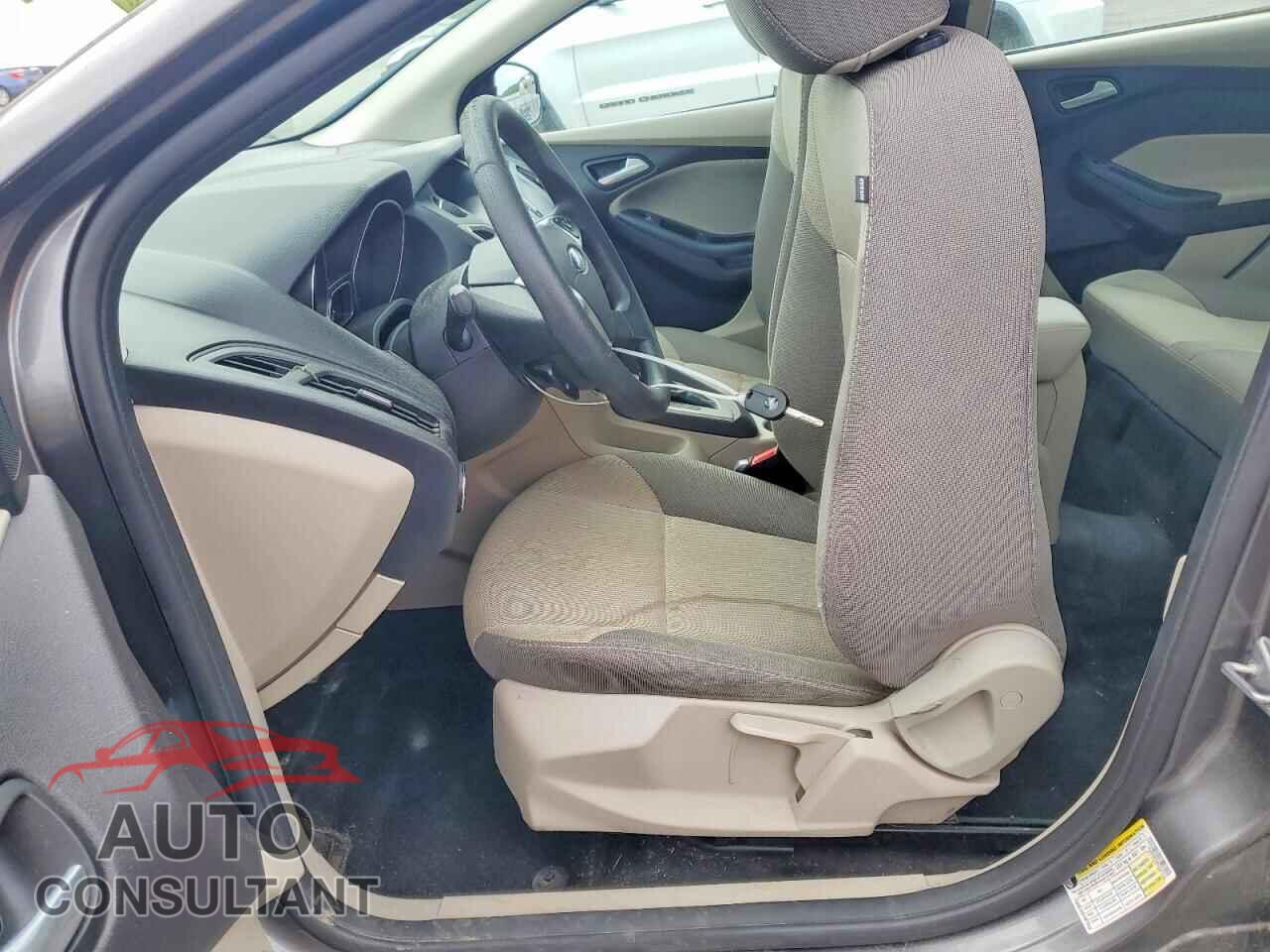 FORD FOCUS 2014 - 1FADP3F2XEL227313