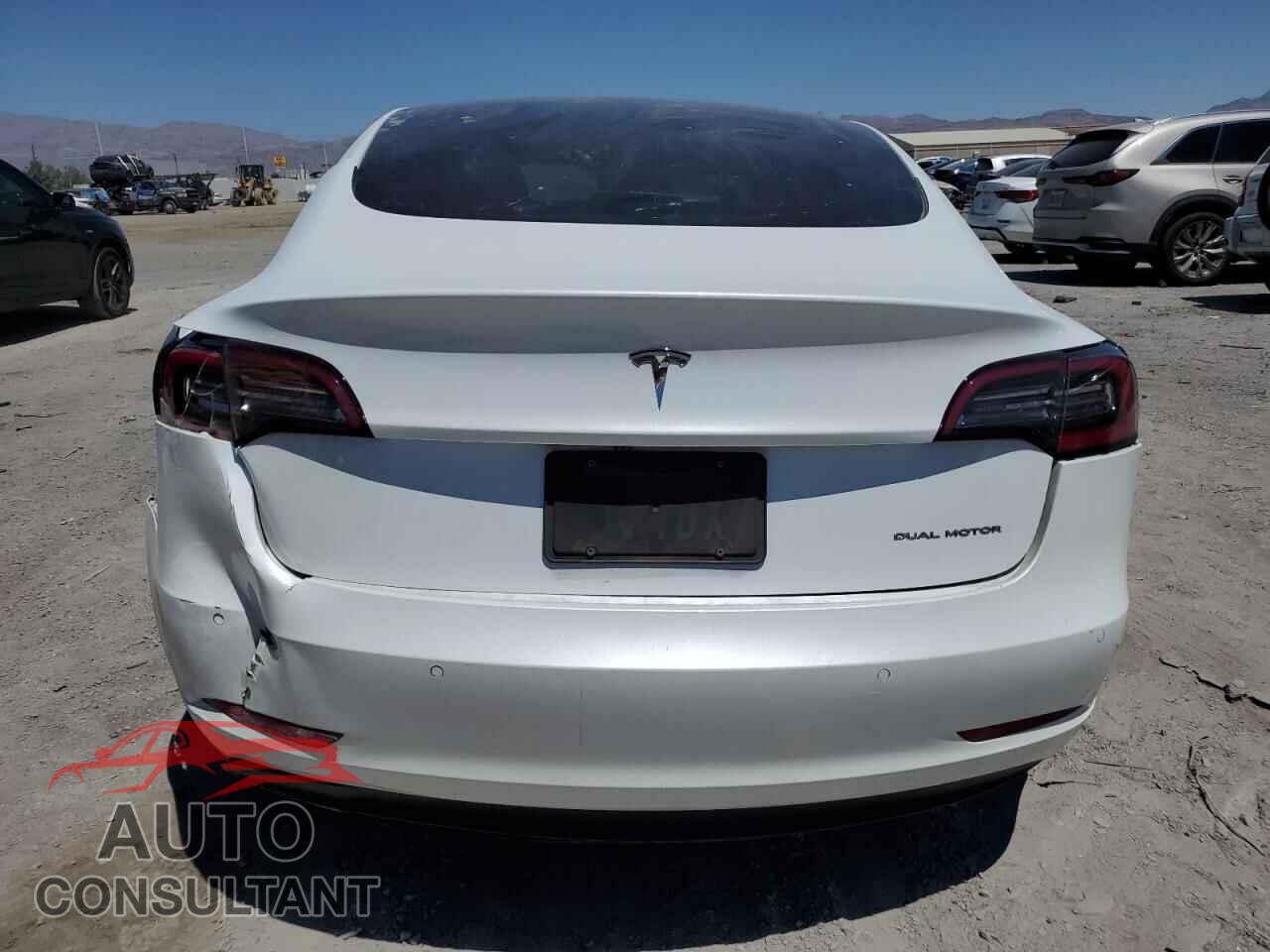 TESLA MODEL 3 2021 - 5YJ3E1EB2MF984323