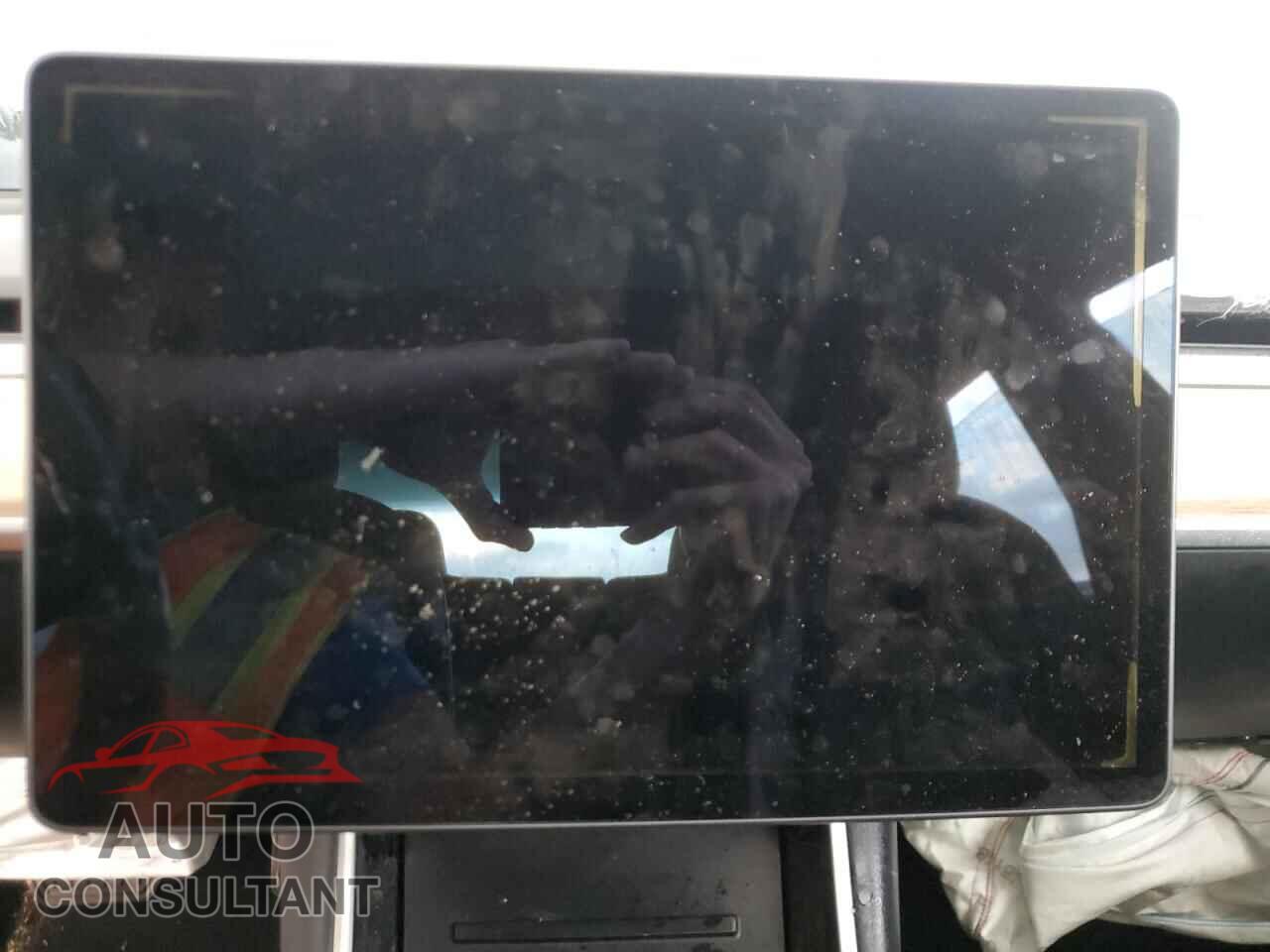 TESLA MODEL 3 2018 - 5YJ3E1EB7JF087591